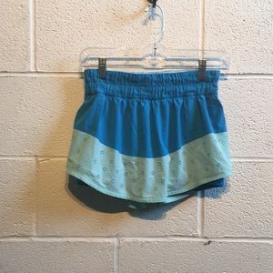 Lululemon blue flower skort sz 4 59534